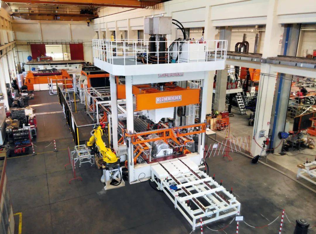 汽車的前圍應該用什么工程塑料來生產(chǎn)?