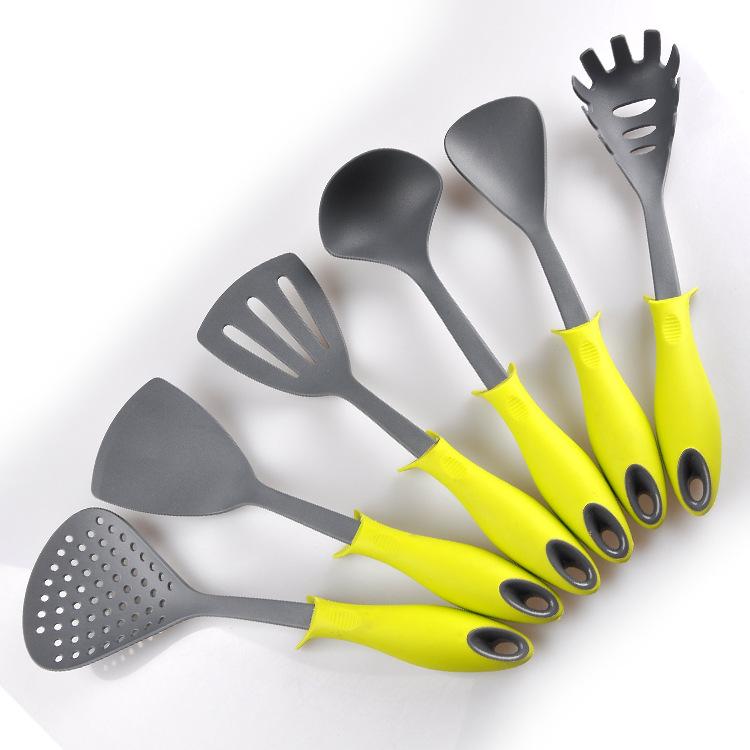 簡介尼龍材料廚具的利與弊